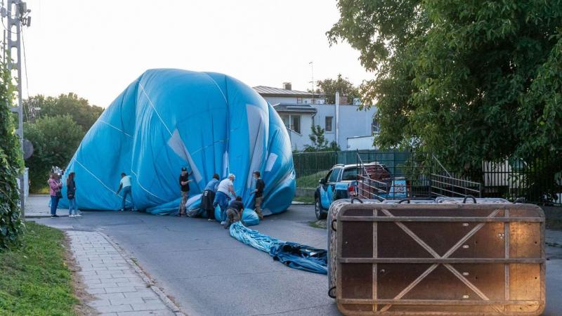 Friss információk érkeztek a debreceni ballon kényszerleszállásának körülményeiről: a pilóta nyilatkozott az eseményekről, és egy szemtanú is megosztotta tapasztalatait.