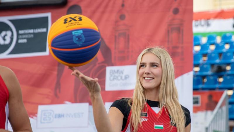 3X3: Debrecen újra a figyelem középpontjában

A világ szeme ismét Debrecen felé fordul, ahogy a város izgalmas eseményekkel és kulturális programokkal várja a látogatókat. A debreceni közönség és a sportkedvelők számára különösen várós időszak következik,