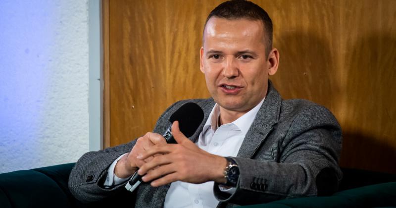 A Mi Hazánk elnöke határozottan bírálta a romániai AUR-t, és nem feledkezett meg Magyar Péterről sem, akire szintén rámutatott.