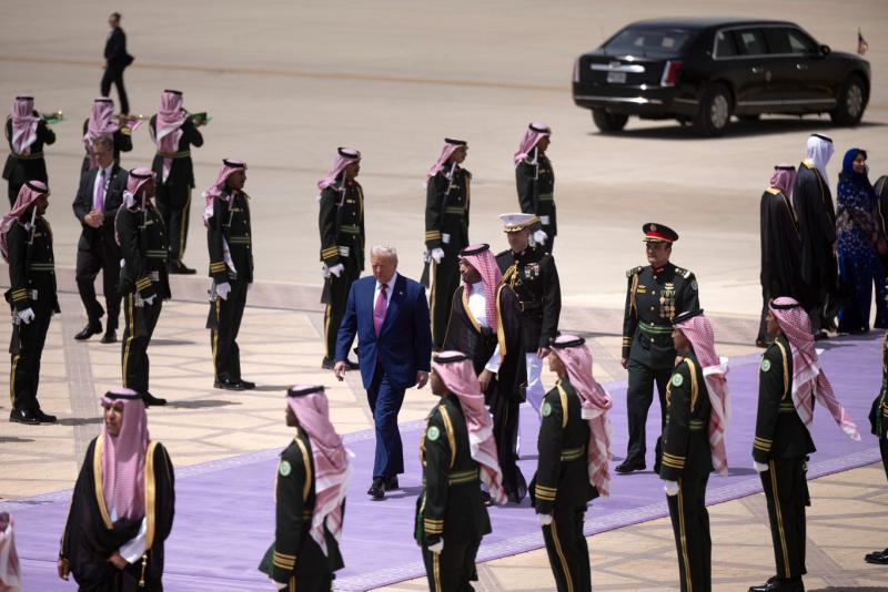 Trump első jelentős diplomáciai látogatása Szaúd-Arábiába irányult.