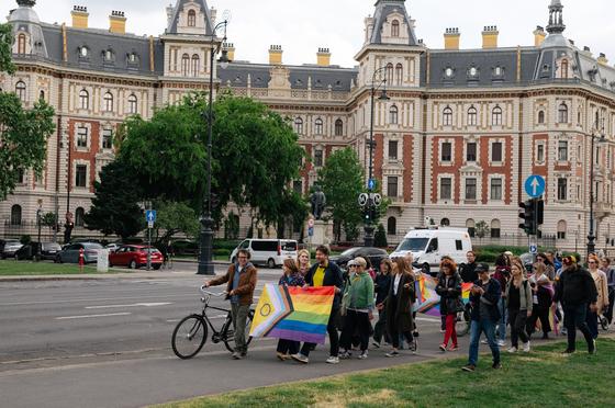 Mini-Pride-ot rendeztek az Andrássy úton.