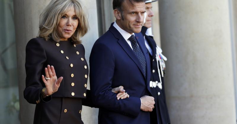 Testbeszéd-szakértő felfedte a felvett Macron és felesége közötti dinamikát.