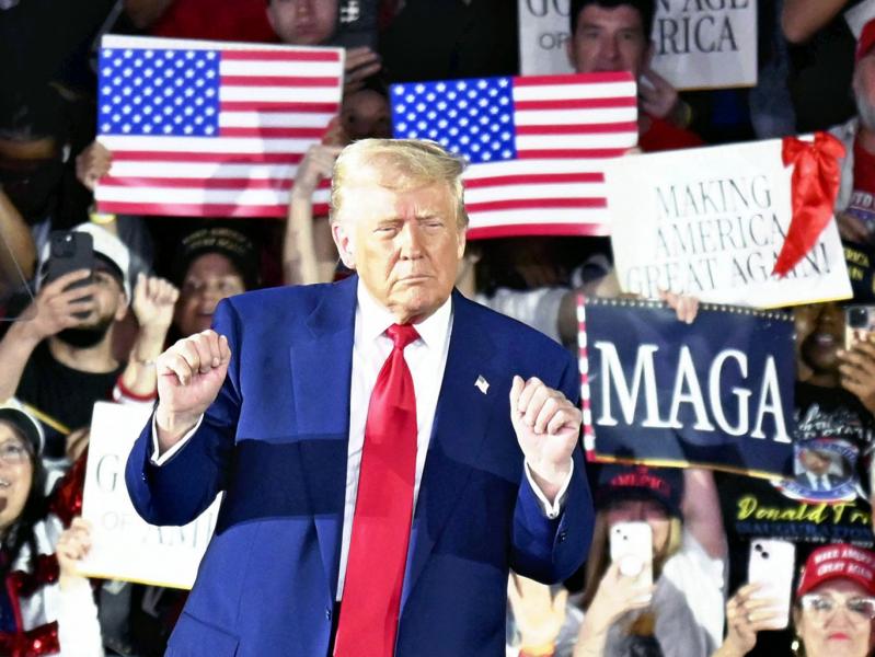 Trump elrendelte, hogy tizenkét ország állampolgárai nem léphetnek be az Egyesült Államok területére.