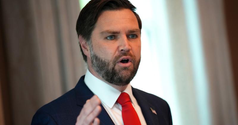 J. D. Vance véleménye szerint Elon Musk jelentős tévedést vétett, amikor nyilvánosan támadta Donald Trumpot.