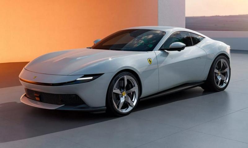 A vadonatúj Ferrari Amalfi 640 lóerős motorral lépett a színpadra, ezzel új dimenziókat nyitva a sportautók világában.