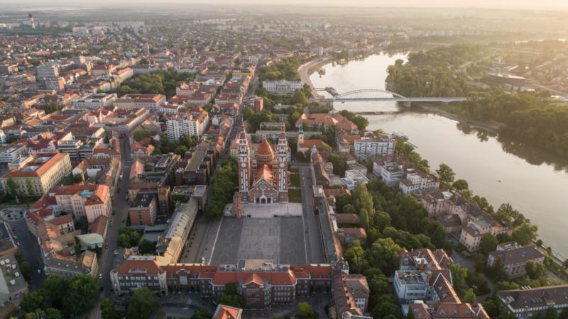 A történet véget ért, és a fák között már csak a múlt emléke lebeg! Egy újabb felejthetetlen vidéki fesztivál zárta le kapuit, és ezzel egy újabb fejezet zárult be a zene és szórakozás világában. Pénzcentrum.