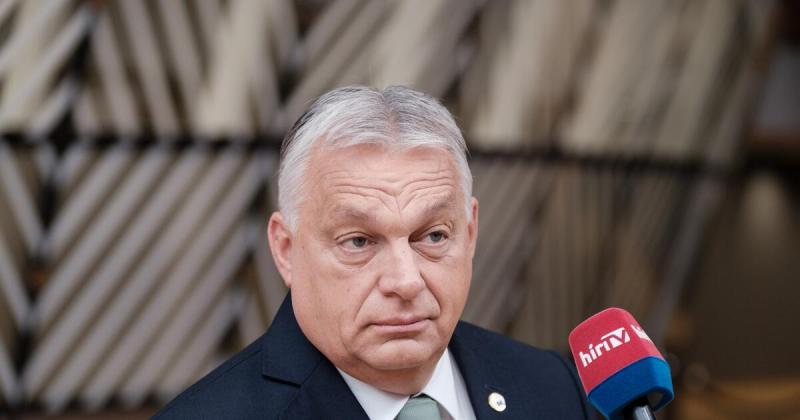 Még a legváratlanabb pillanatokban is képes meglepetéseket tartogatni az élet. A Karmelita kolostor falai között, ahol a politika és a stratégia összefonódik, Orbán Viktor váratlan látogatóra tett szert. A hívogató légkör, amely a politikai diskurzusok sz