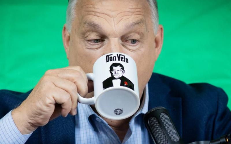 Trollhadseregek és polgári nosztalgia: Orbán esélyei a digitális csatatéren

A digitális korszakban a politikai harcok új dimenziókat nyitottak meg, ahol a trollhadseregek és a közösségi média világában zajló manipulációk kulcsszerepet játszanak. Orbán Vi