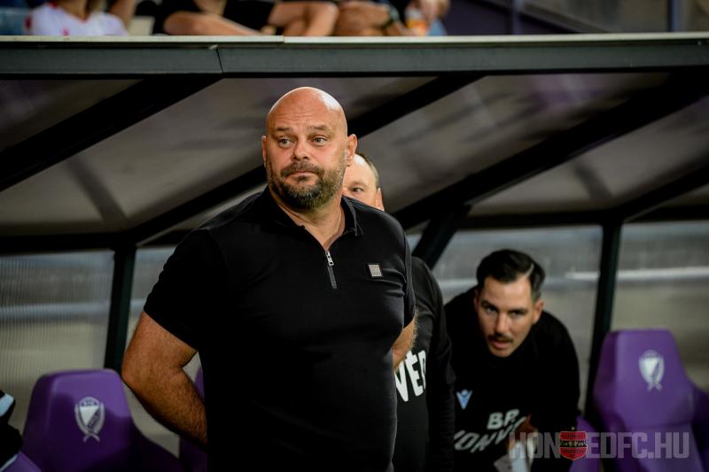 A Karcag trénere annyira eltökélt volt, hogy akár tíz játékos is állhatott volna a csapatában, őt ez sem zavarta volna. Feczkó csupán egy dolgot sajnált.