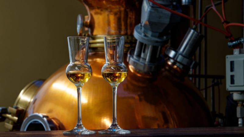 Ez a helyzet komoly kihívást jelent a magyar pálinkafőzdék számára: a talpon maradás egyre nehezebb feladat. Az agrárszektorban tapasztalható változások és nehézségek komoly terheket rónak a hagyományos italtermelésre.