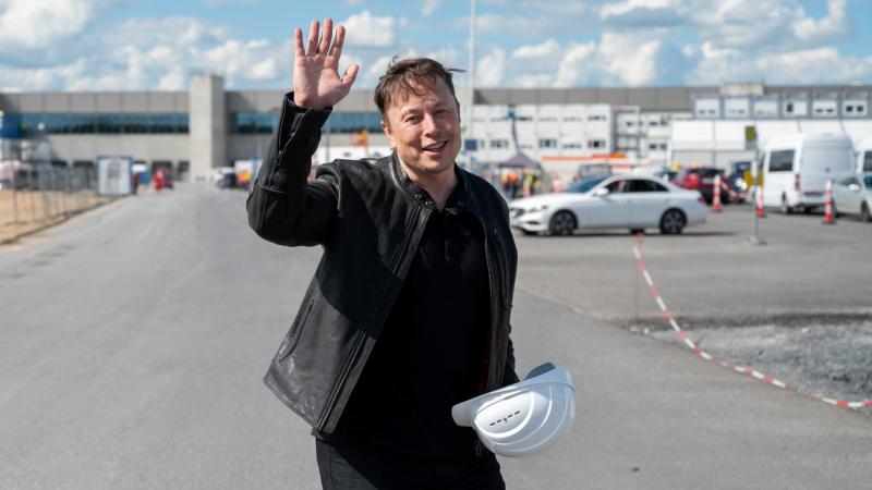 A részvényesek döntése alapján Elon Musk számára egy rendkívüli nagyságú javadalmazás jöhet létre, ami igencsak figyelemfelkeltő.