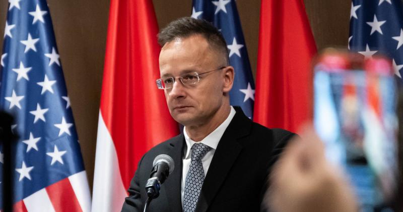 Szijjártó Péter hangsúlyozta, hogy a mentességet korlátlan időtartamra biztosították számunkra, és mindenki, aki ennek ellenkezőjét állítja, valószínűleg nem volt jelen a tárgyaláson.